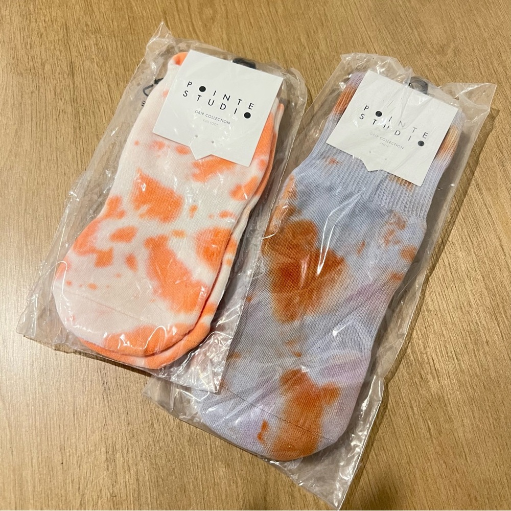 NWT Pointe Studio Grip Socks - 2 Pairs / Size ML